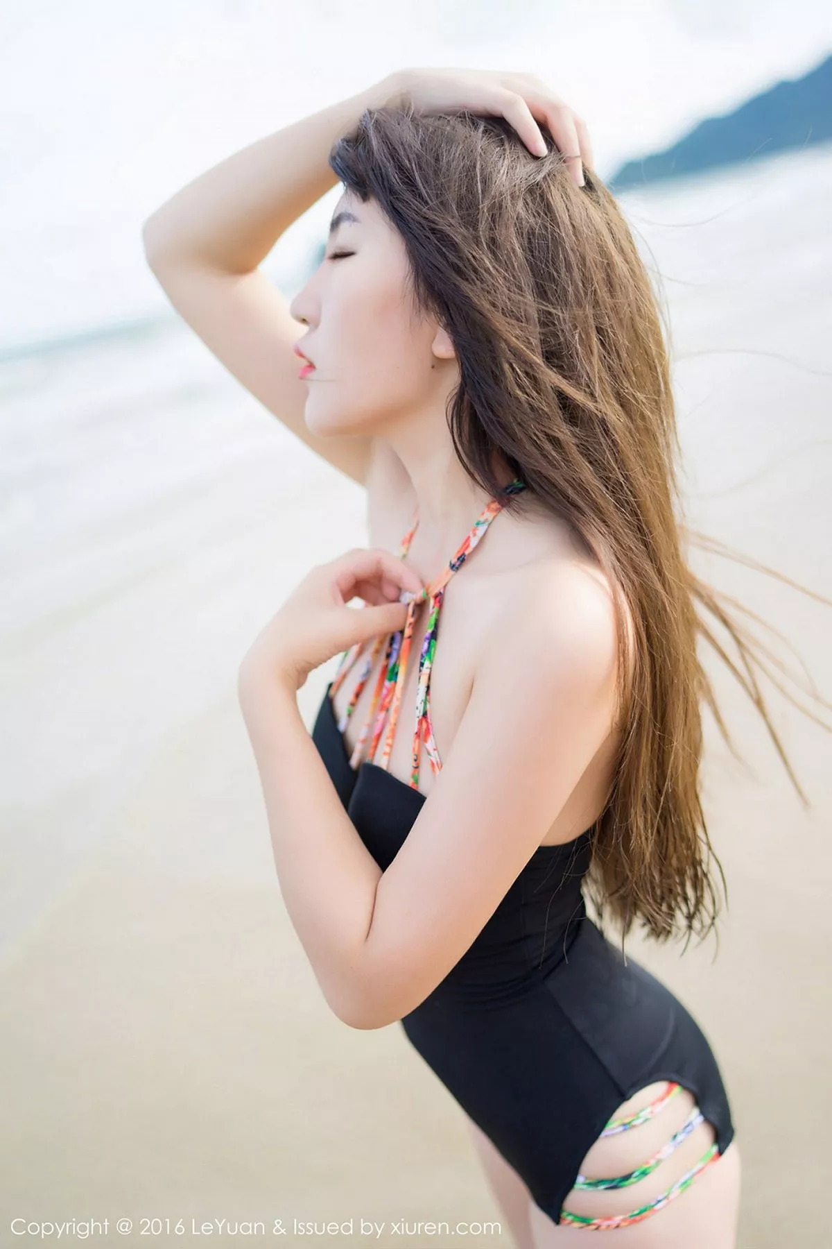 秀人集.com_[LeYuan星乐园]Vol.011_嫩模冷不丁海边性感比基尼白嫩肌肤完美身材迷人写真54P