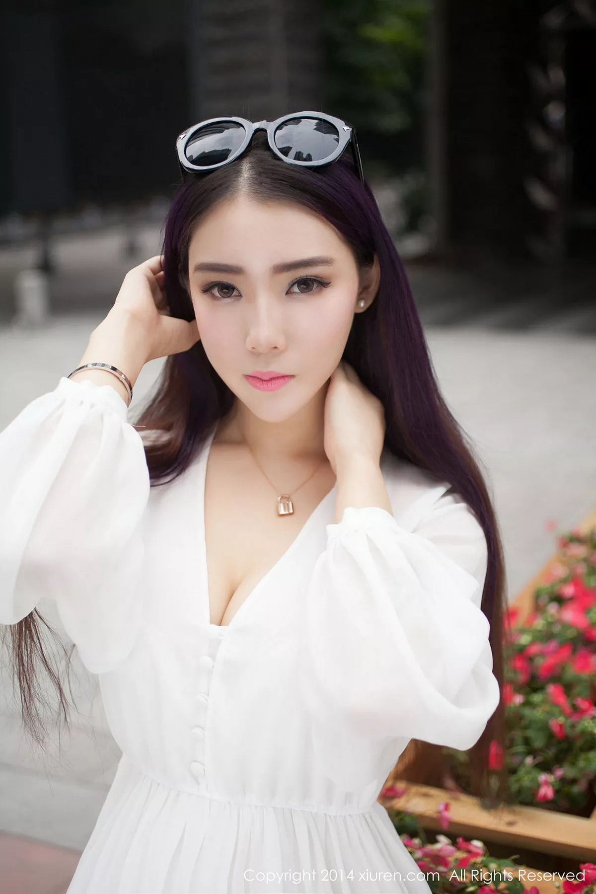 秀人集.com_[XiuRen秀人网]No.131_嫩模梦娜Vanessa白色连身睡裙大尺度真空美胸诱惑写真58P