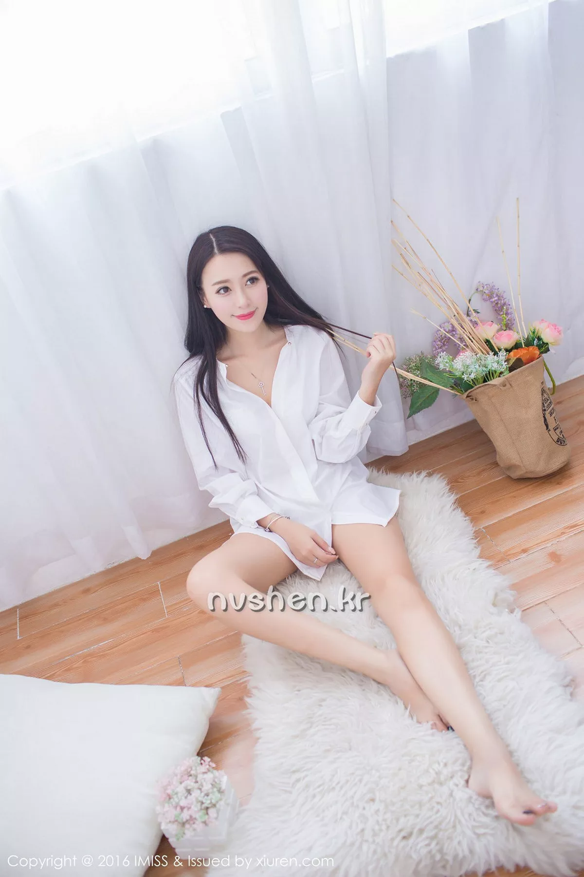 秀人集.com_[IMISS爱蜜社]Vol.137_气质美女王曼妮好Q性感内衣秀白嫩肌肤纯白诱惑写真45P