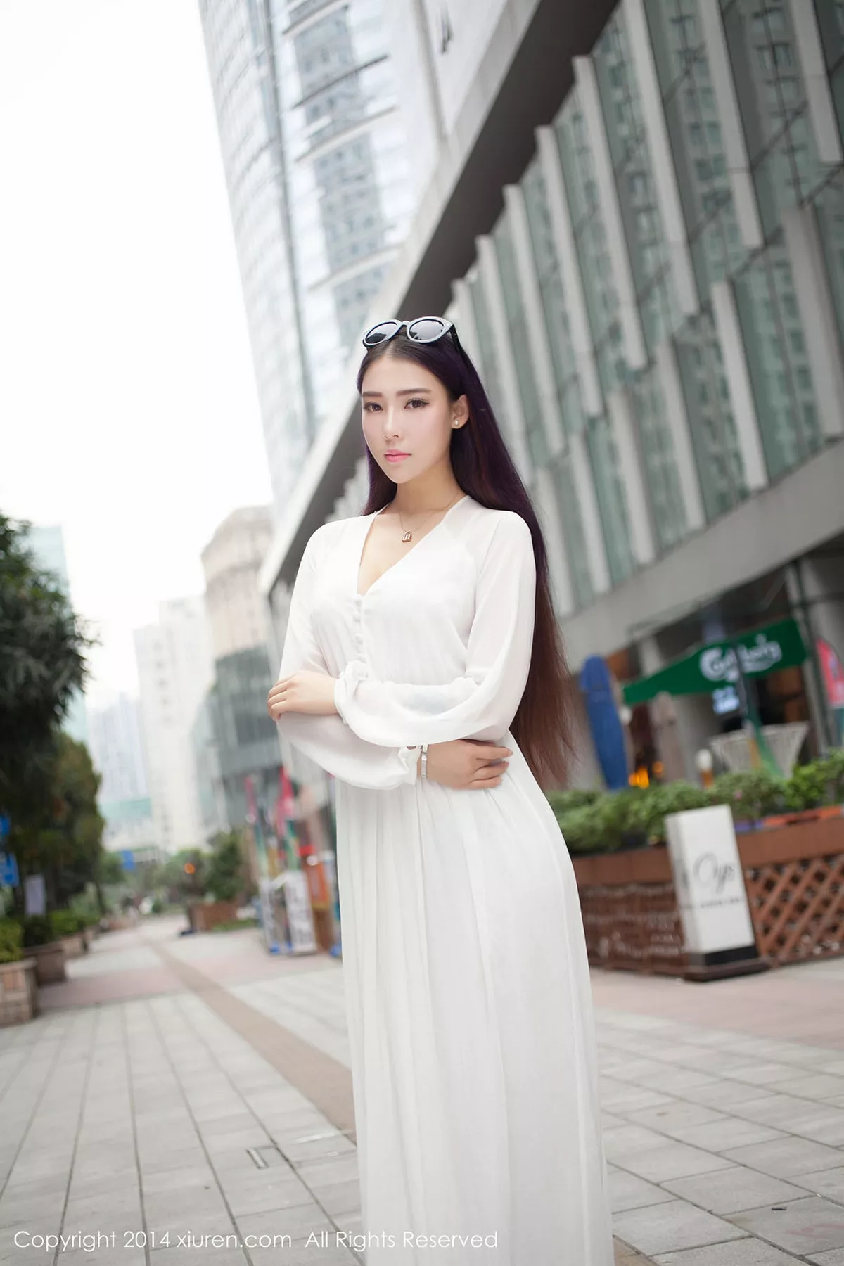 秀人集.com_[XiuRen秀人网]No.131_嫩模梦娜Vanessa白色连身睡裙大尺度真空美胸诱惑写真58P