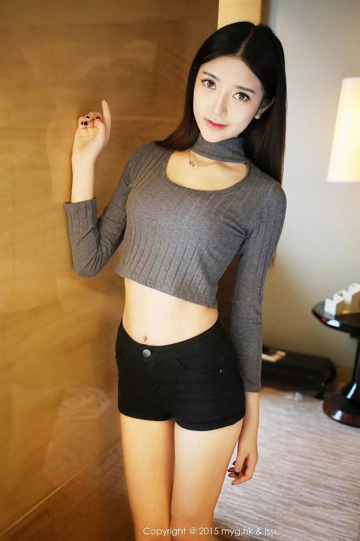 秀人集.com_[MyGirl美媛馆]Vol.119_嫩模于小小姐Momo黑色牛仔短裤白嫩美腿清爽迷人写真45P