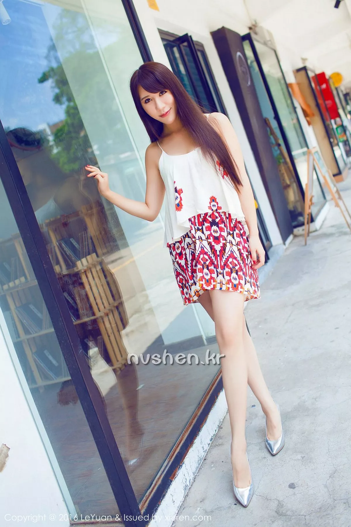 秀人集.com_[LeYuan星乐园]Vol.020_嫩模艾惟玲珑瓜子脸前凸后翘的完美身材白嫩美胸性感写真46P