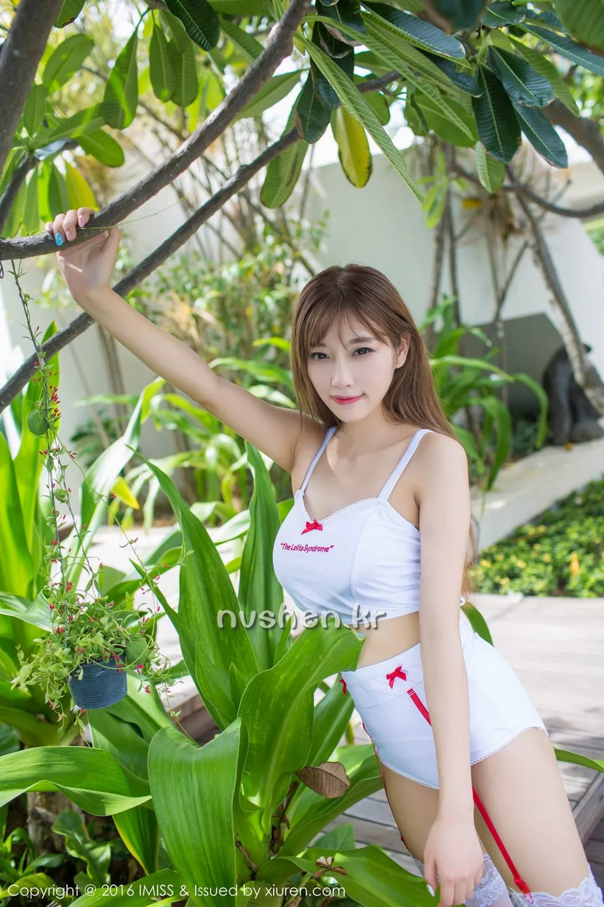 秀人集.com_[IMISS爱蜜社]Vol.140_嫩模Sugar小甜心CC苏梅岛旅拍纯白吊带内衣蕾丝边白丝诱惑写真59P