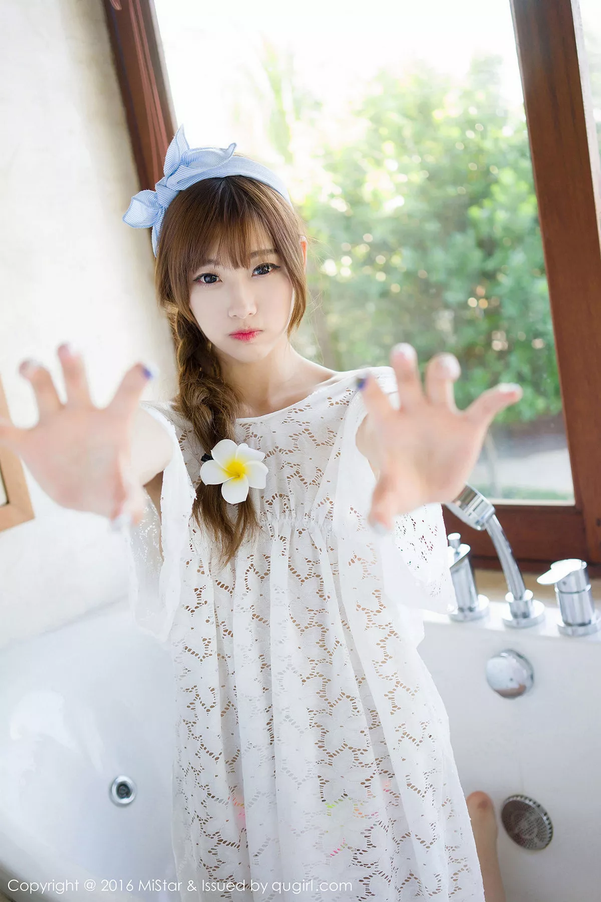 秀人集.com_[MiStar魅妍社]Vol.104_嫩模Sugar小甜心CC巴厘岛旅拍性感内衣秀翘臀写真55P