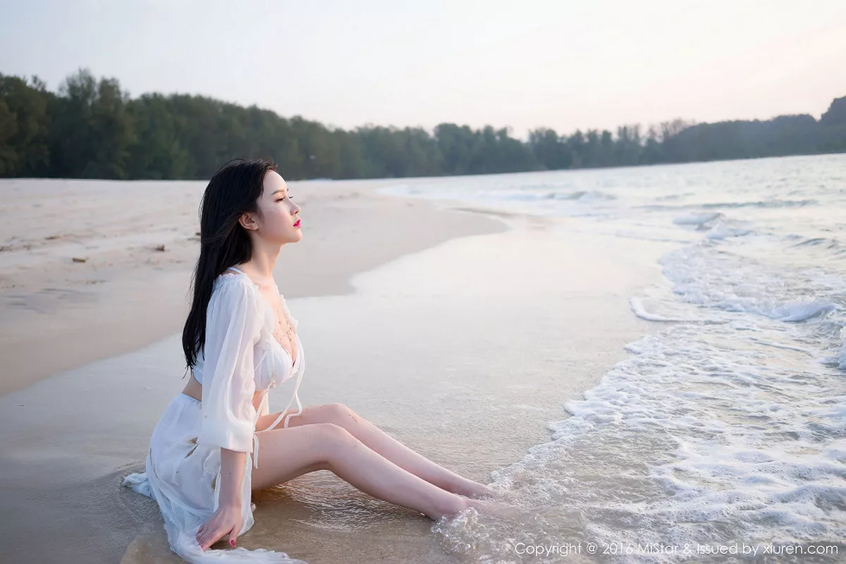 秀人集.com_[MiStar魅妍社]Vol.106_于姬Una兰卡威旅拍海边沙滩白色薄纱裙秀豪乳写真50P