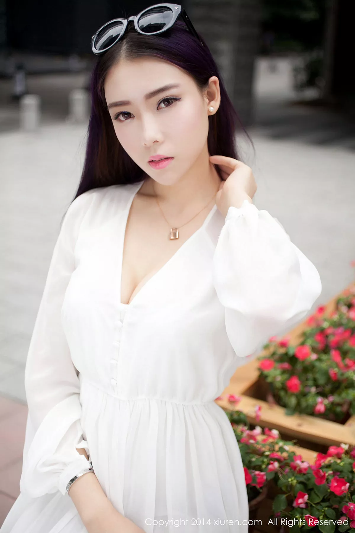 秀人集.com_[XiuRen秀人网]No.131_嫩模梦娜Vanessa白色连身睡裙大尺度真空美胸诱惑写真58P