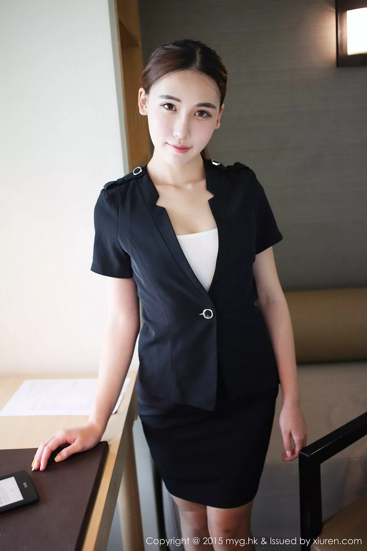 秀人集.com_[MyGirl美媛馆]Vol.161_嫩模熊吖BOBO黑色教师制服吊带丝袜性感迷人写真40P