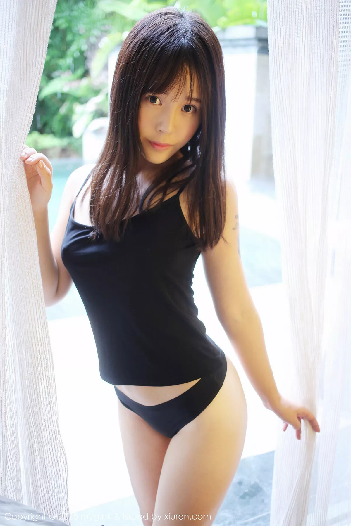 秀人集.com_[MyGirl美媛馆]Vol.173_嫩模Evelyn艾莉三亚旅拍花色短旗袍白丝美腿性感写真93P