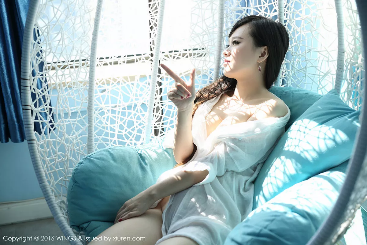 秀人集.com_[WingS影私荟]Vol.022_嫩模喵喵cyann阳光下的私房美少女真空秀美乳极致诱惑写真52P