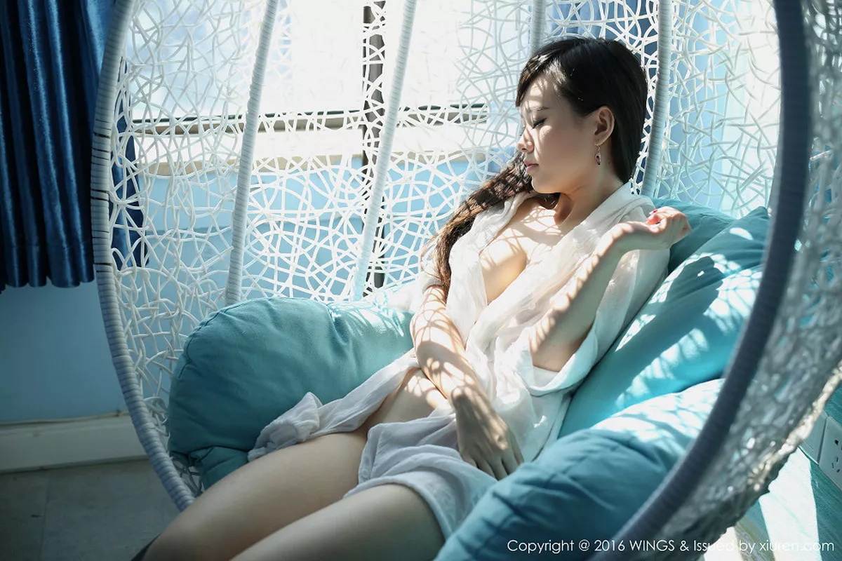 秀人集.com_[WingS影私荟]Vol.022_嫩模喵喵cyann阳光下的私房美少女真空秀美乳极致诱惑写真52P