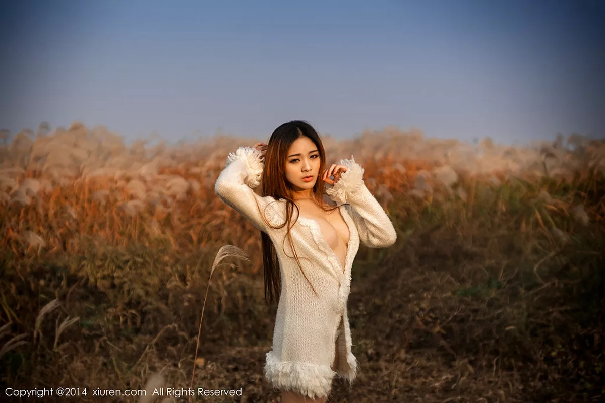 秀人集.com_[XiuRen秀人网]No.211_嫩模YOYO苏小苏浴缸里全裸玫瑰花瓣浴香艳火辣诱惑写真56P