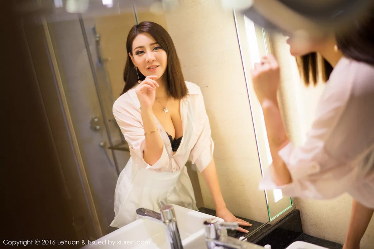 秀人集.com_[LeYuan星乐园]Vol.022_新人嫩模美希子居家白衬衣白短裙秀黑色内衣性感写真50P