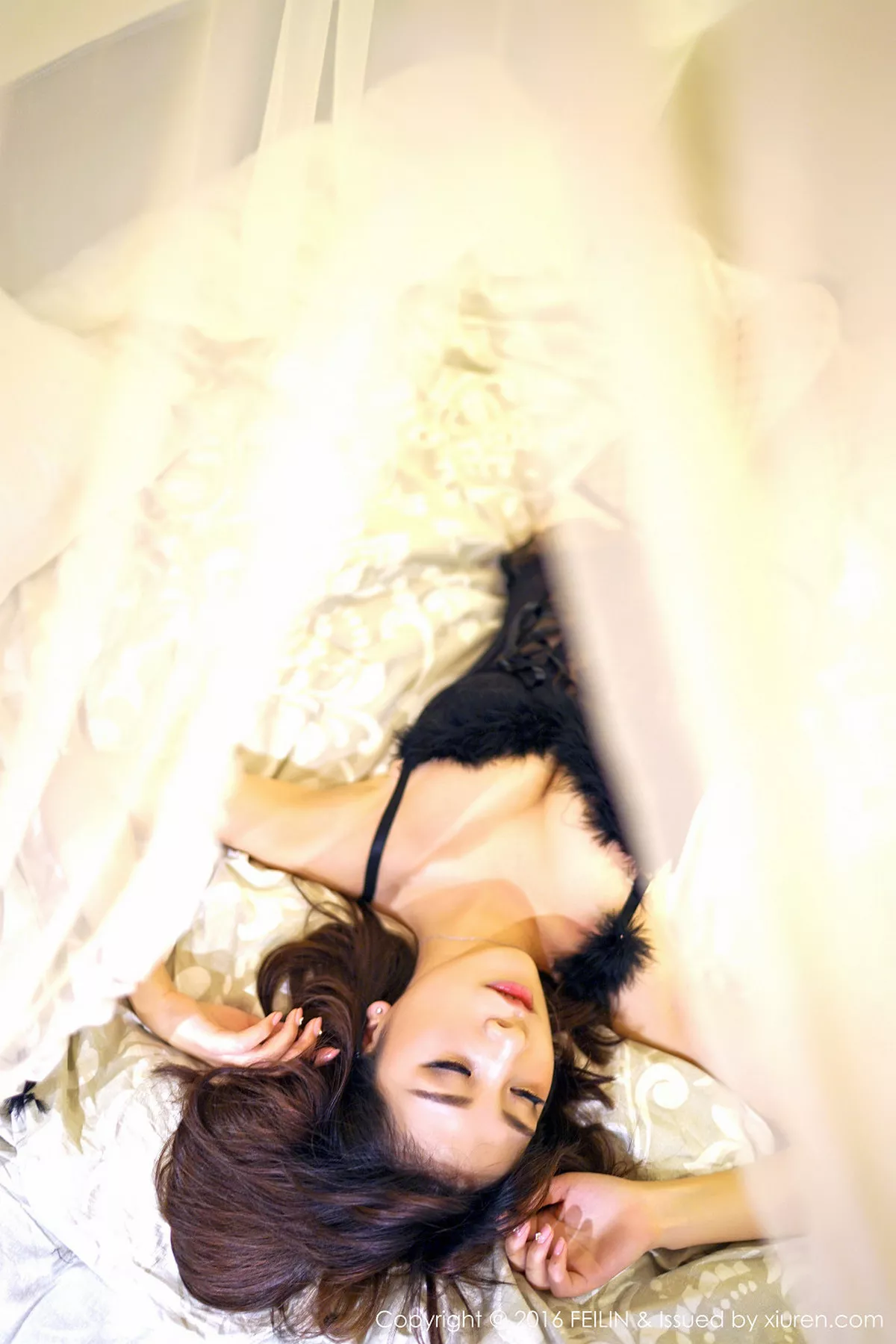 秀人集.com_[FeiLin嗲囡囡]Vol.064_嫩模流氓小巫女黑色吊带蕾丝情趣内衣秀傲人美胸诱惑写真40P