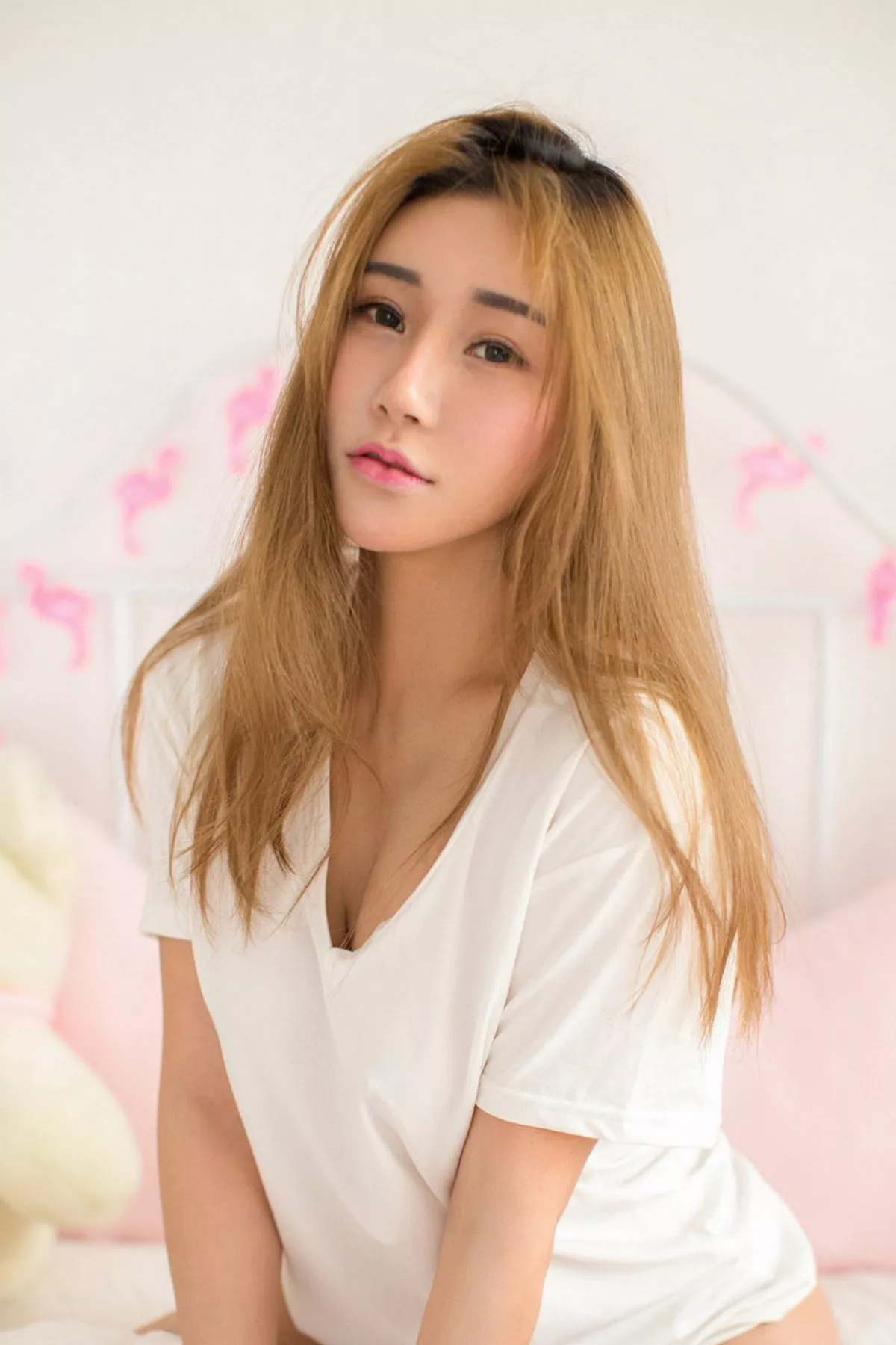 秀人集.com_[YouMi尤蜜荟]Vol.001_嫩模宋梓诺Bee红色吊带连体内衣红丝渔网极致性感写真49P