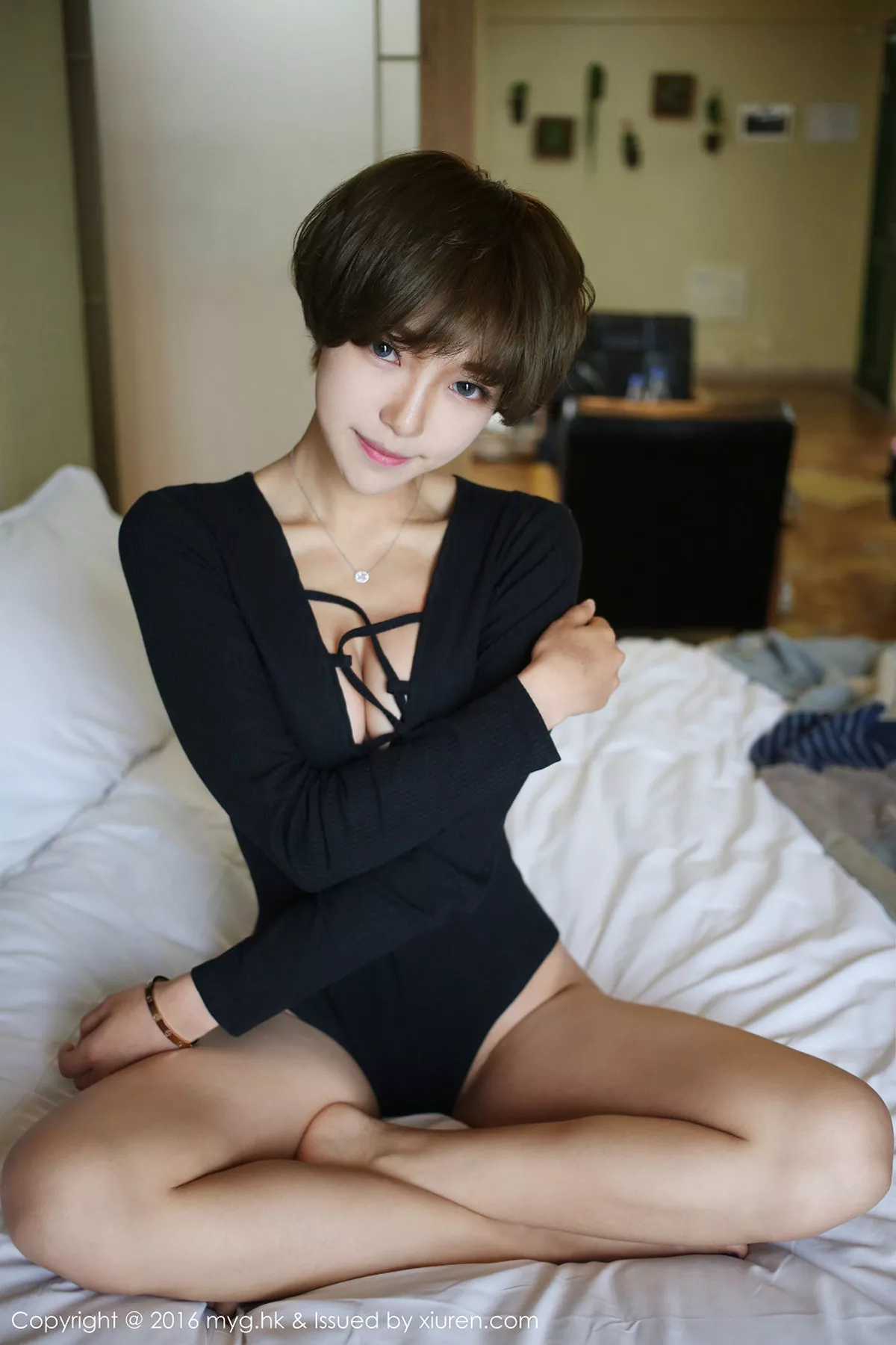 秀人集.com_[MyGirl美媛馆]Vol.204_嫩模冯木木LRIS白色内裤秀翘臀半裸上身撩人美胸写真62P