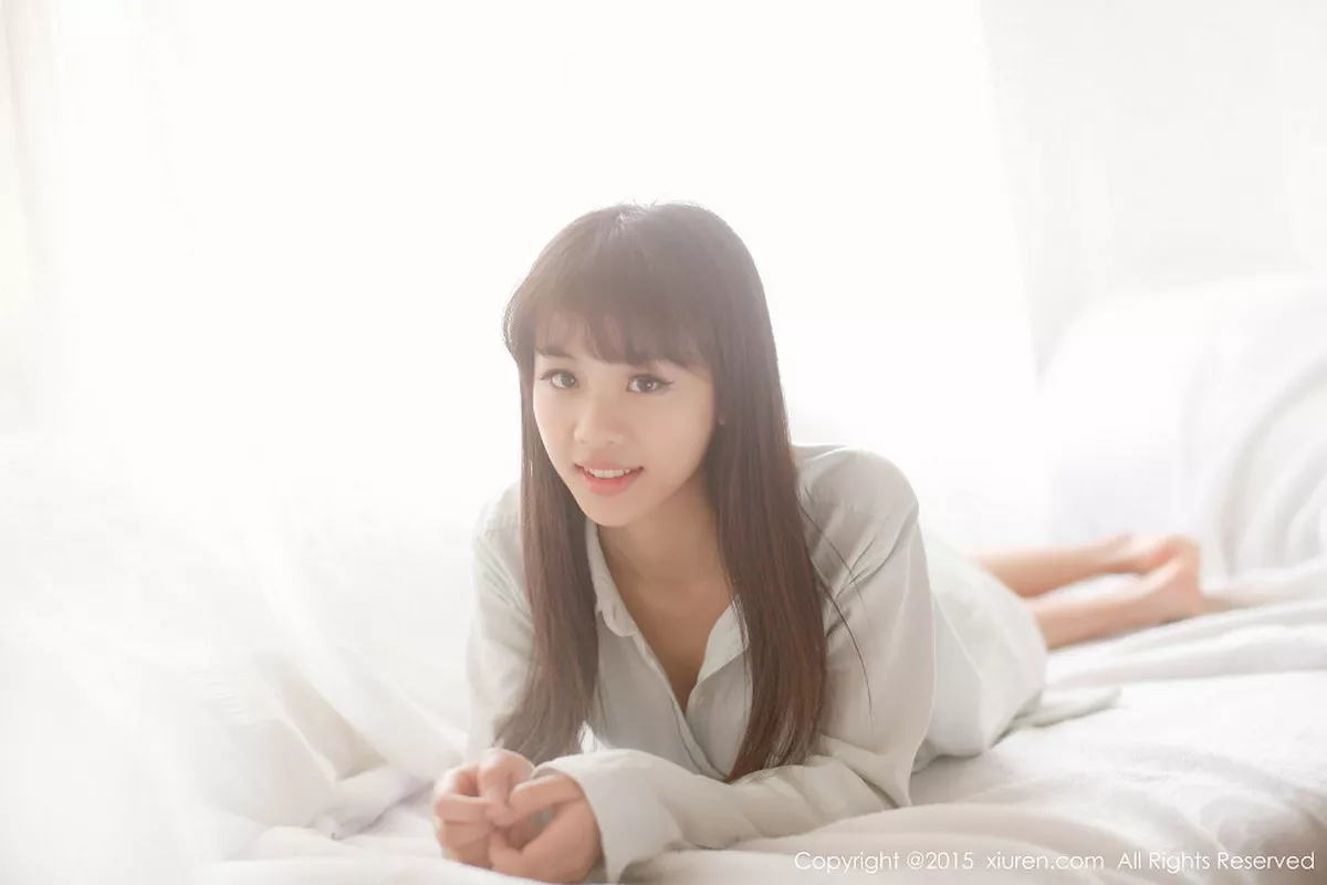 秀人集.com_[XiuRen秀人网]No.318_邻家女孩七米baby户外红色格子裙清新学生装迷人写真112P