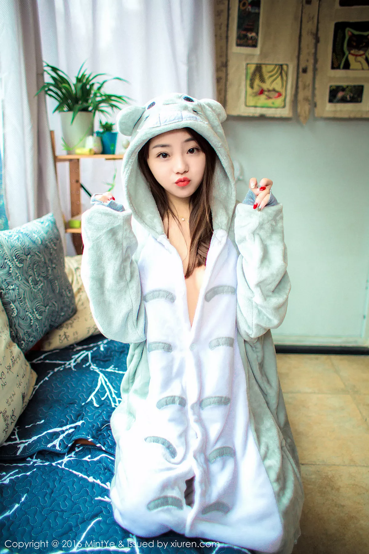 秀人集.com_[MintYe薄荷叶]Vol.002_小仙女佘贝拉bella居家私房半截内衣秀美乳性感写真50P