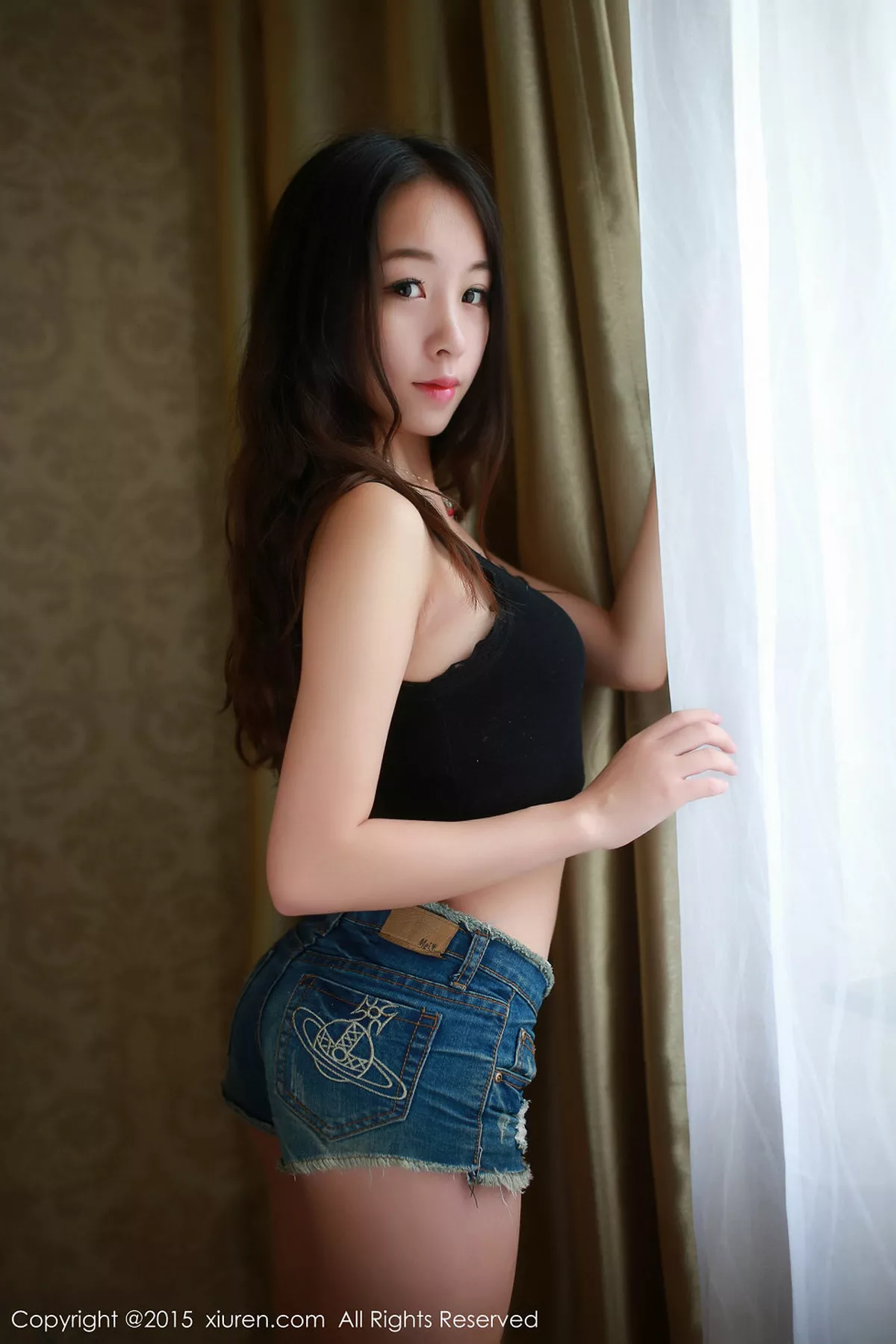 秀人集.com_[XiuRen秀人网]No.347_学生妹子梓萱Crystal抹胸连衣裙秀苗条身材性感黑丝写真60P