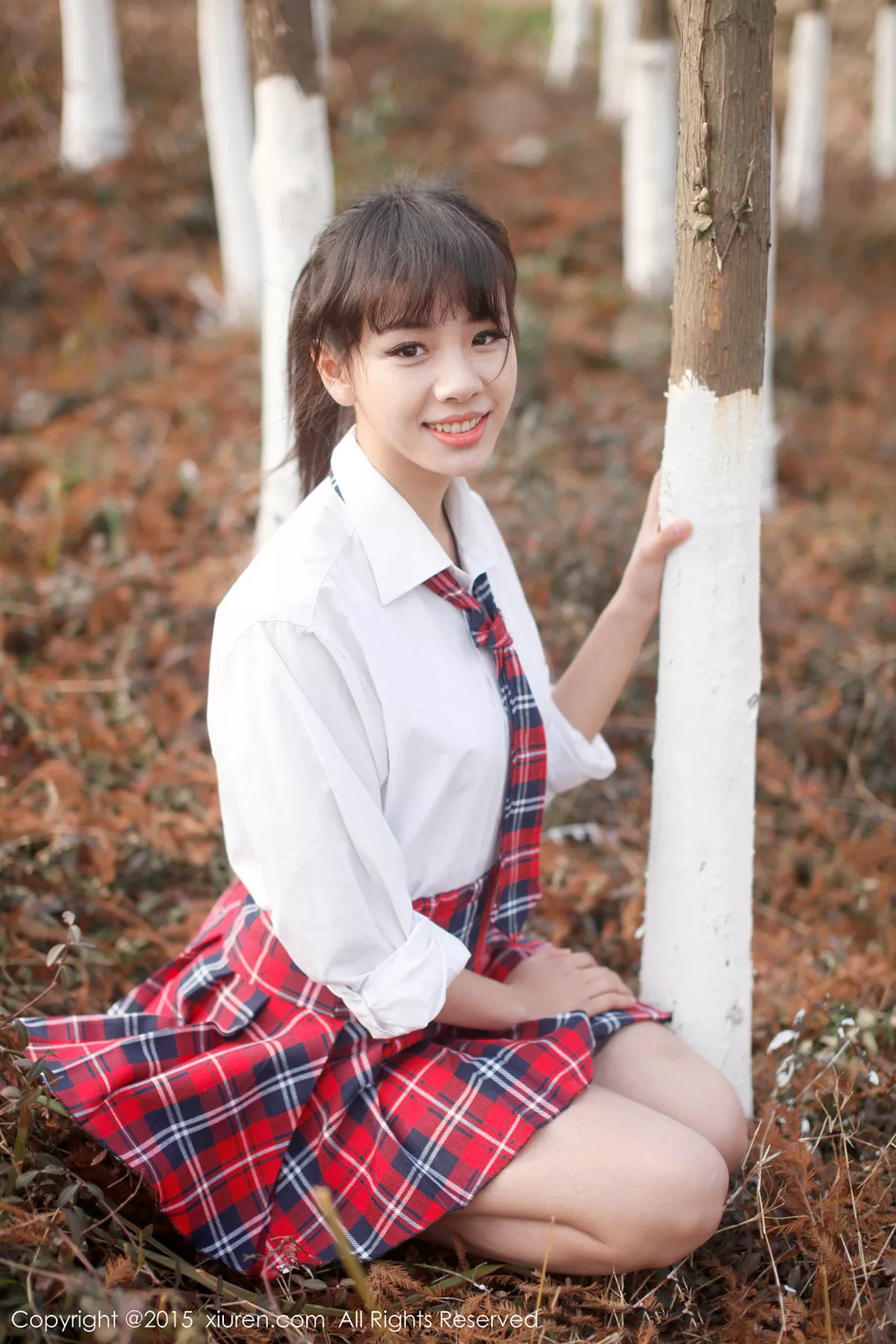 秀人集.com_[XiuRen秀人网]No.318_邻家女孩七米baby户外红色格子裙清新学生装迷人写真112P