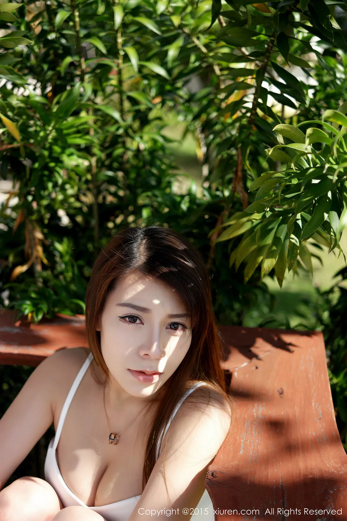 秀人集.com_[XiuRen秀人网]No.292_大胸嫩模vetiver嘉宝贝儿牛仔短裤白色上衣性感写真50P