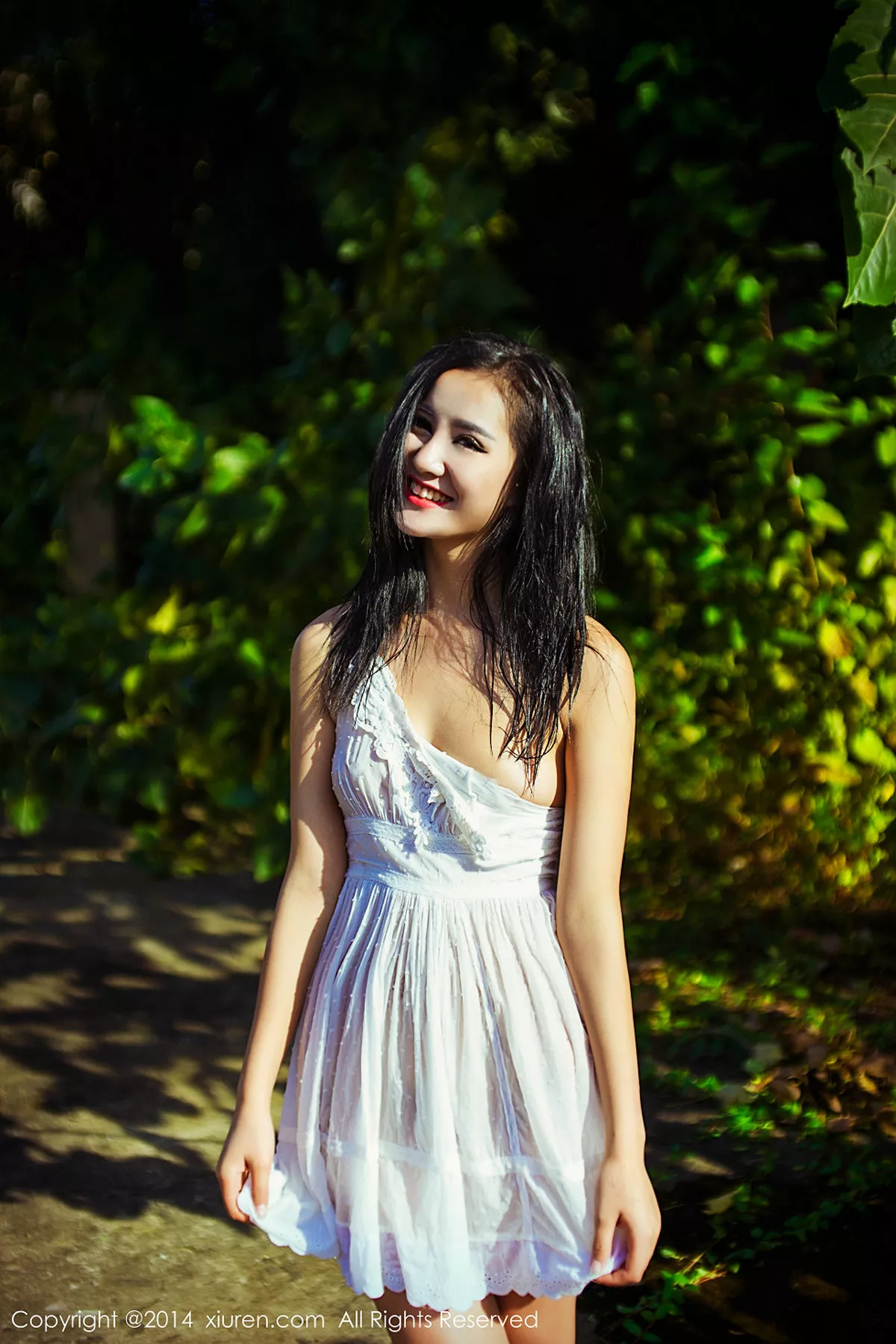 秀人集.com_[XiuRen秀人网]No.226_邻家美女刘薇拉户外花丛中性感内衣秀完美身材写真50P