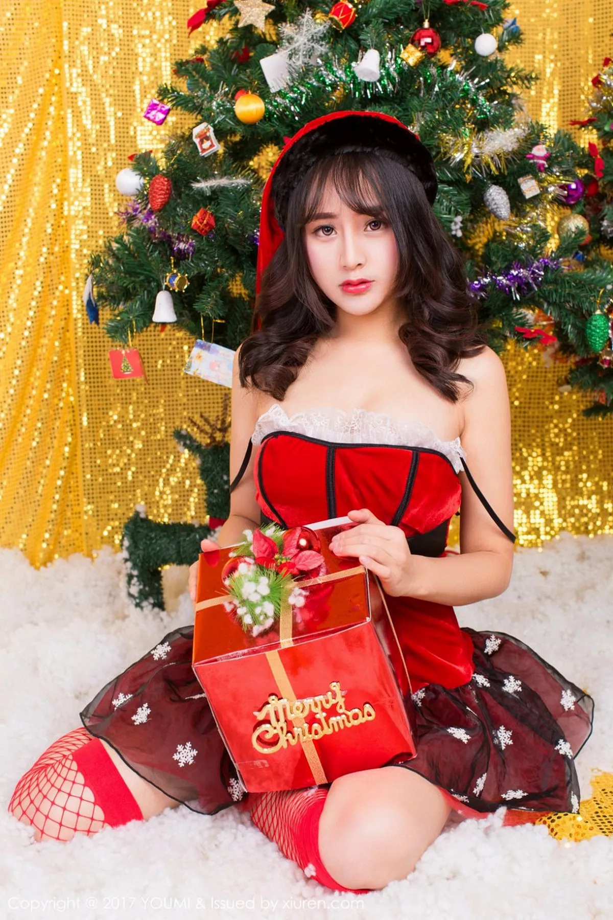 秀人集.com_[YouMi尤蜜荟]Vol.006_俏丽少女思淇Sukiiii圣诞女郎秀美胸红丝渔网性感写真40P