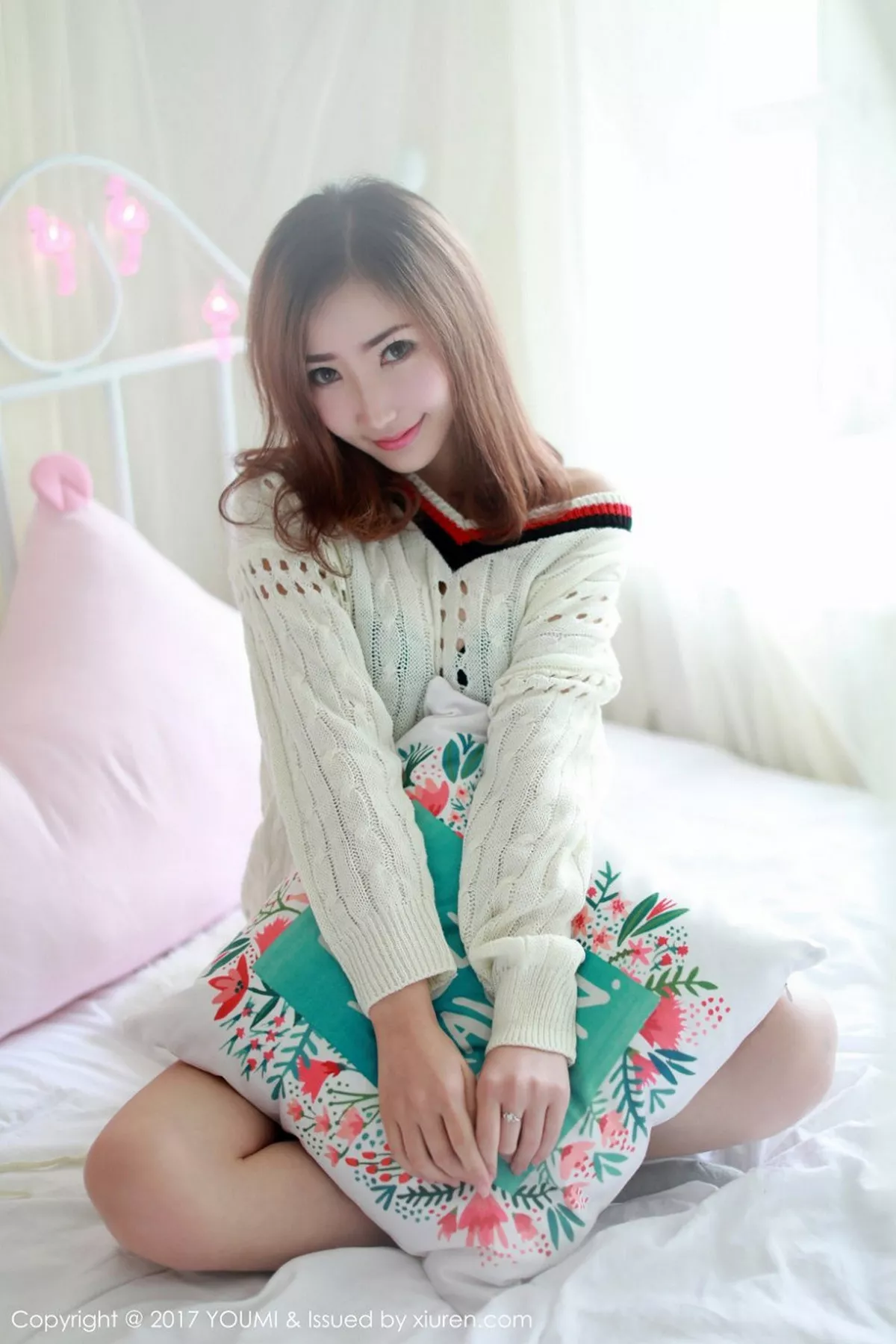 秀人集.com_[YouMi尤蜜荟]Vol.005_尤物嫩模Yumi尤美居家私房内衣系列+户外小清新性感写真46P