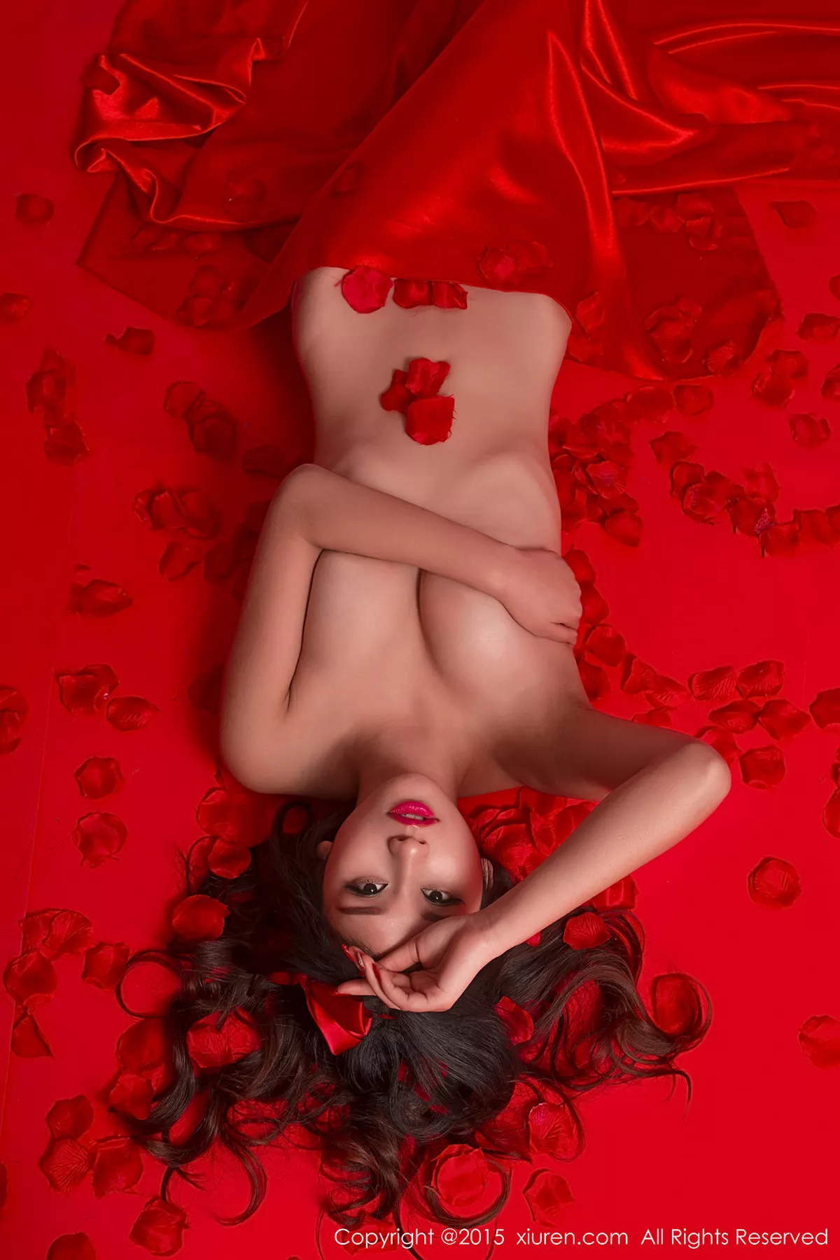 秀人集.com_[XiuRen秀人网]No.282_嫩模妹子史雨姐姐大尺度全裸美体火辣红艳诱惑写真50P