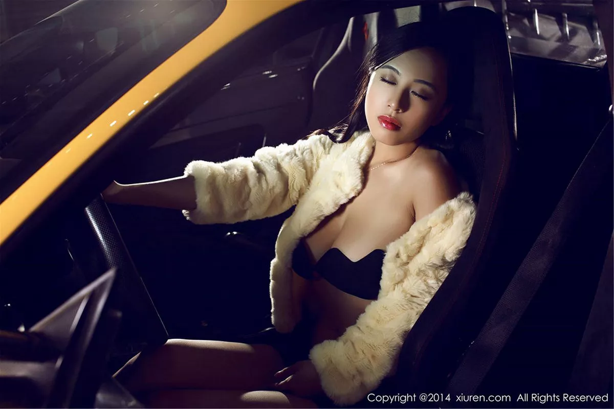 秀人集.com_[XiuRen秀人网]No.252_大胸嫩模黄可christine香车美女性感内衣系列写真60P