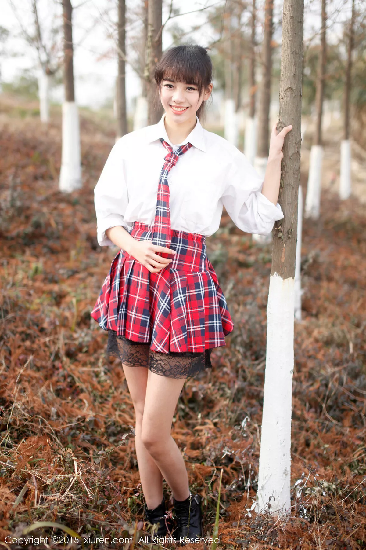 秀人集.com_[XiuRen秀人网]No.318_邻家女孩七米baby户外红色格子裙清新学生装迷人写真112P