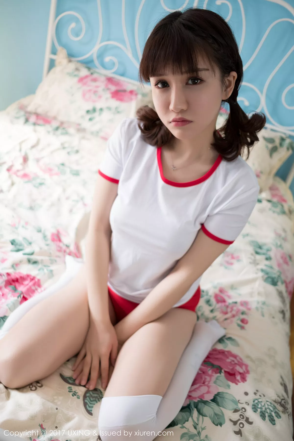 秀人集.com_[UXING优星馆]Vol.040_嫩模K8傲娇萌萌Vivian居家大床上体操服可爱萌动写真60P