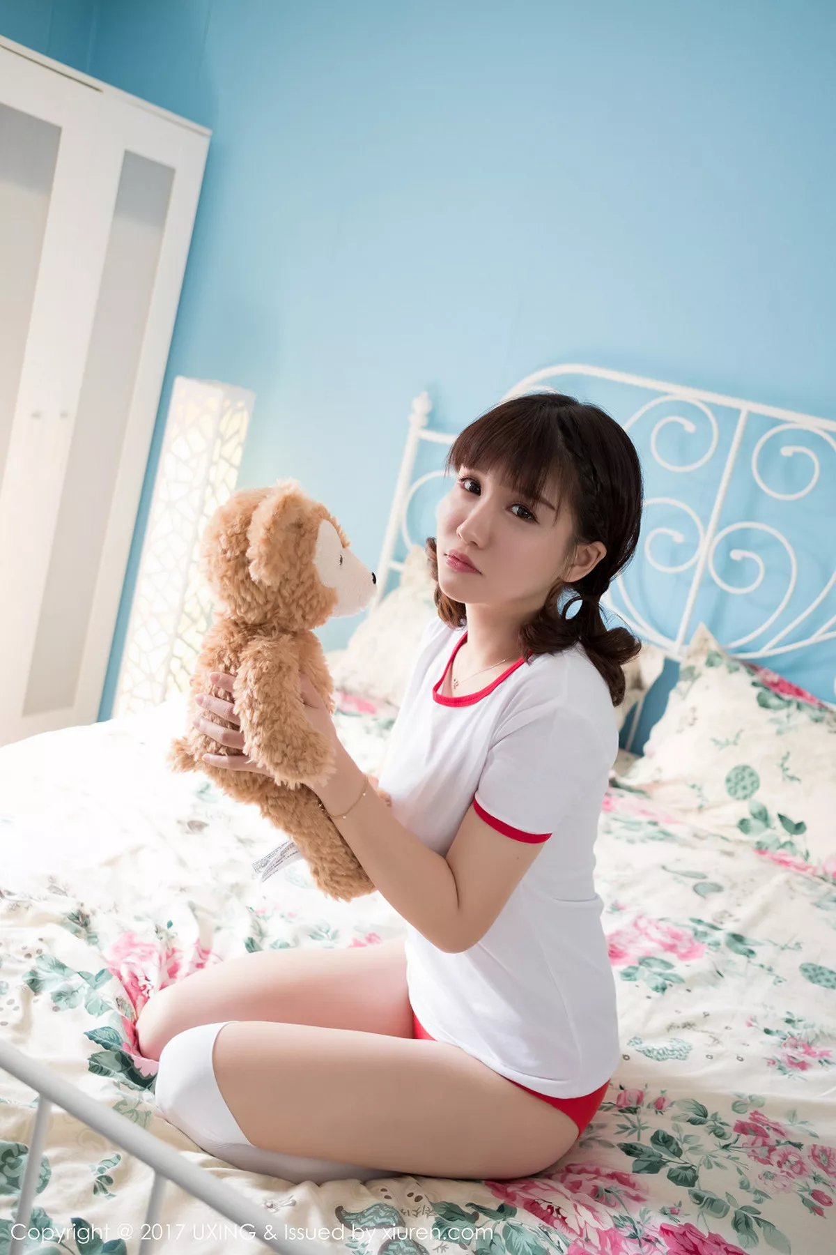 秀人集.com_[UXING优星馆]Vol.040_嫩模K8傲娇萌萌Vivian居家大床上体操服可爱萌动写真60P