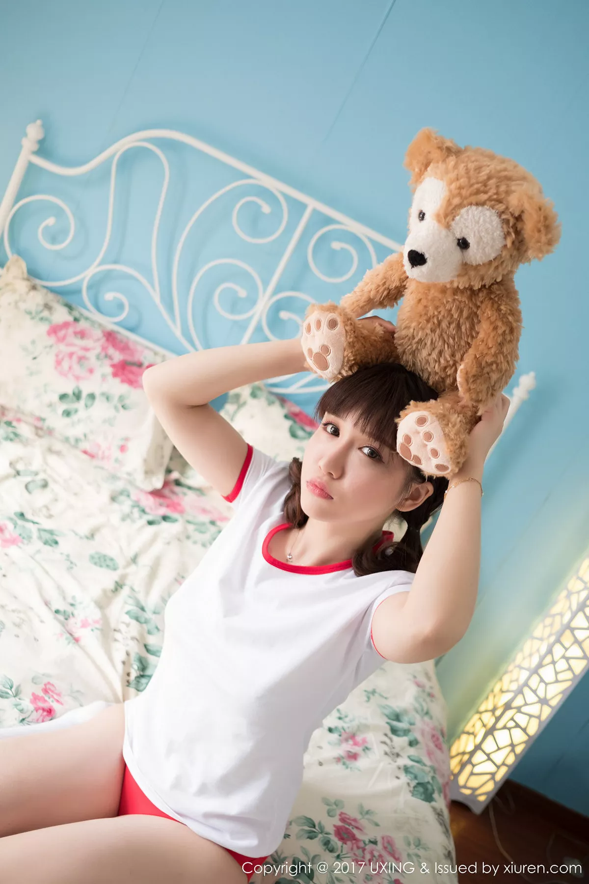 秀人集.com_[UXING优星馆]Vol.040_嫩模K8傲娇萌萌Vivian居家大床上体操服可爱萌动写真60P