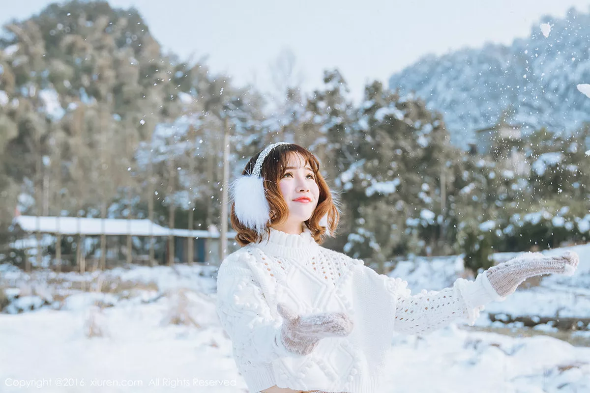 秀人集.com_[XiuRen秀人网]No.484_嫩模徐cake雪地里白色缕空毛衣美丽冻人秀豪乳写真35P