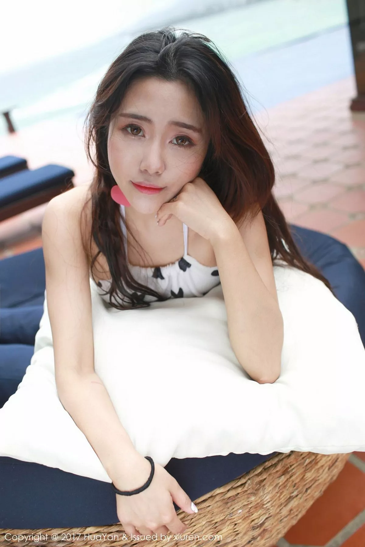 秀人集.com_[HuaYan花の颜]Vol.029_嫩模兜豆靓Youlina长滩岛旅拍性感比基尼秀完美身材写真50P