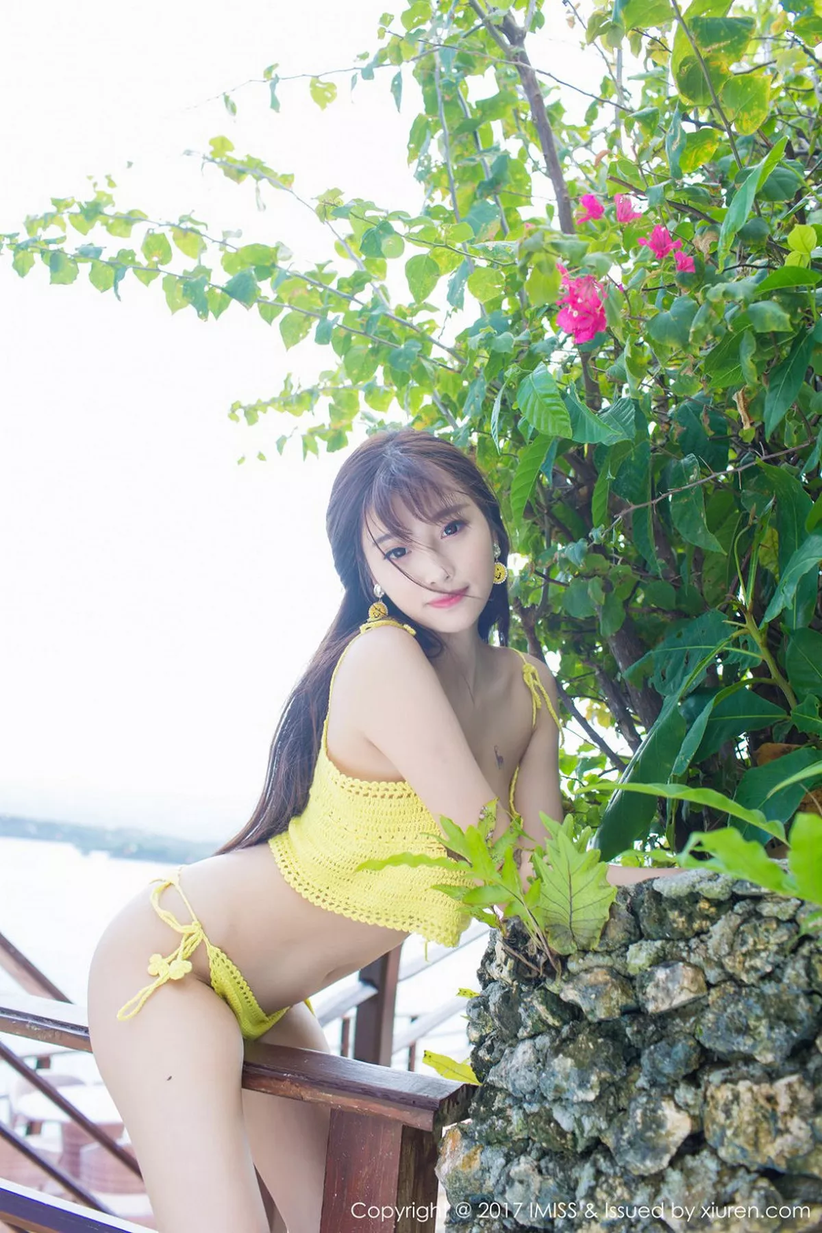 秀人集.com_[IMISS爱蜜社]Vol.154_嫩模杨晨晨sugar长滩旅拍吊带网格镂空内衣秀完美身材写真60P