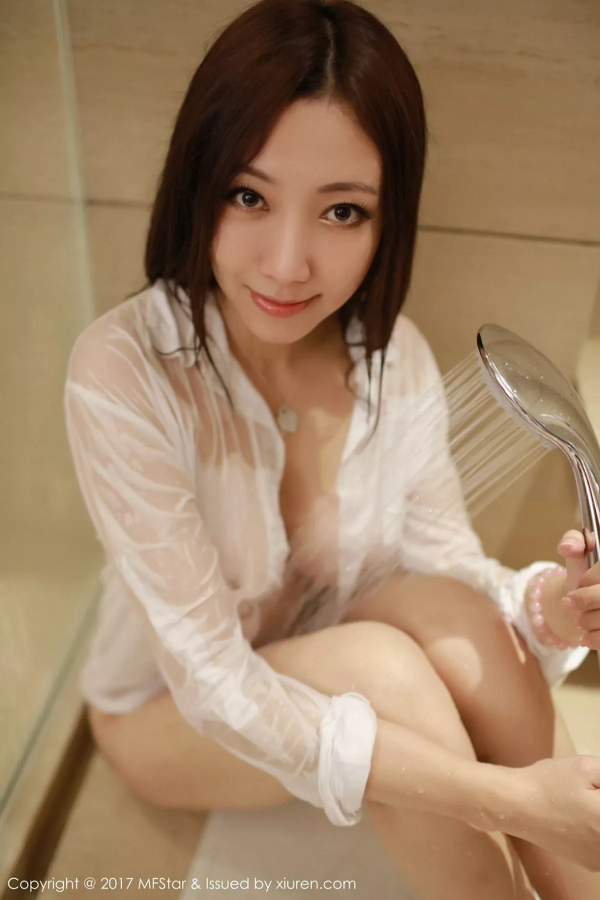 秀人集.com_[MFStar模范学院]Vol.086_惹火尤物松果儿Victoria浴室里真空湿身秀豪乳诱惑写真50P