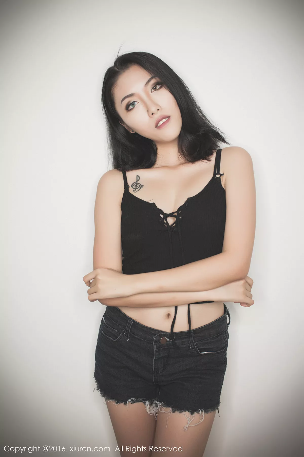 秀人集.com_[XiuRen秀人网]No.617_嫩模BOBO_xk牛仔热裤秀完美身材狐媚双眼冷艳迷人写真49P