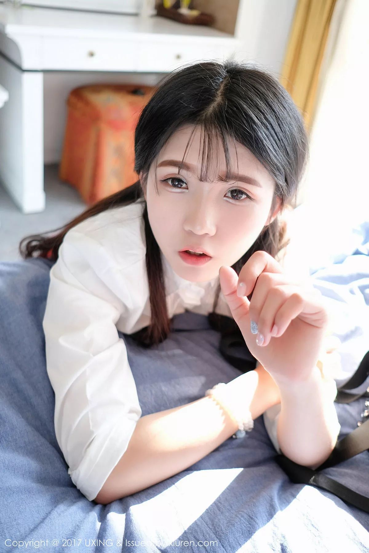 秀人集.com_[UXING优星馆]Vol.046_童颜巨乳妹子可爱的小叶子格子短裙学生装性感内衣写真50P