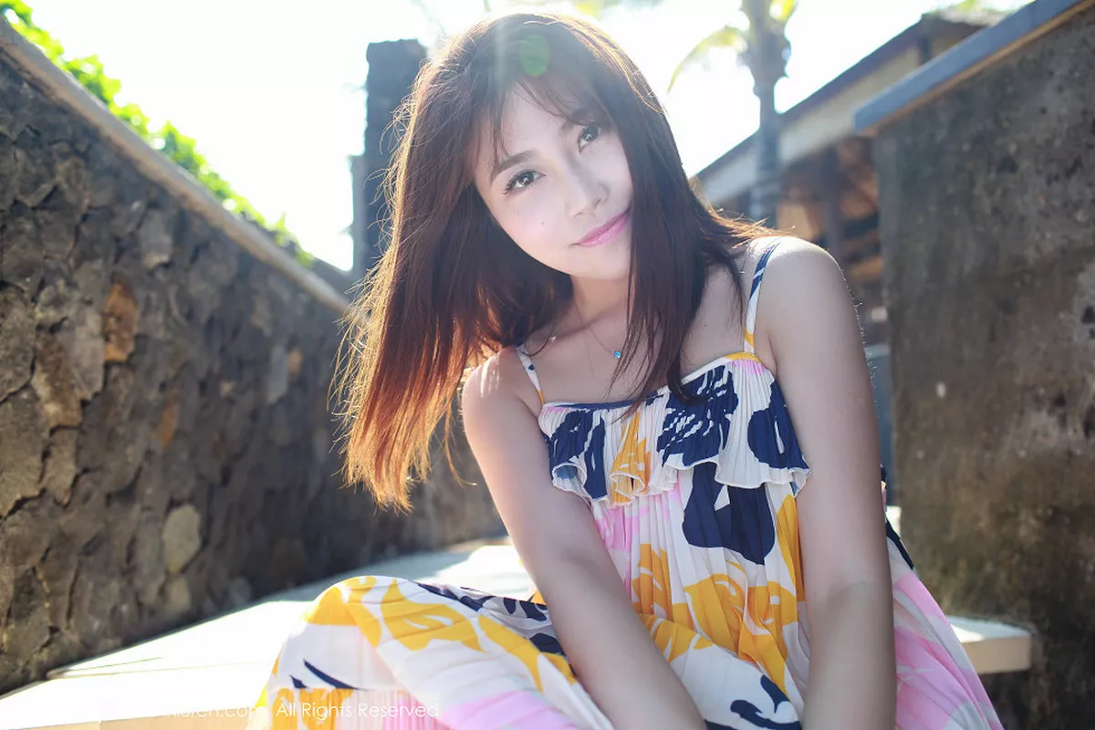 秀人集.com_[XiuRen秀人网]No.542_嫩模许诺Sabrina巴厘岛旅拍黄色短裤秀白嫩美腿性感写真47P