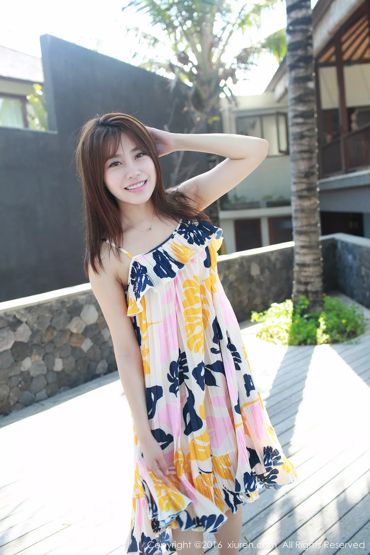 秀人集.com_[XiuRen秀人网]No.542_嫩模许诺Sabrina巴厘岛旅拍黄色短裤秀白嫩美腿性感写真47P