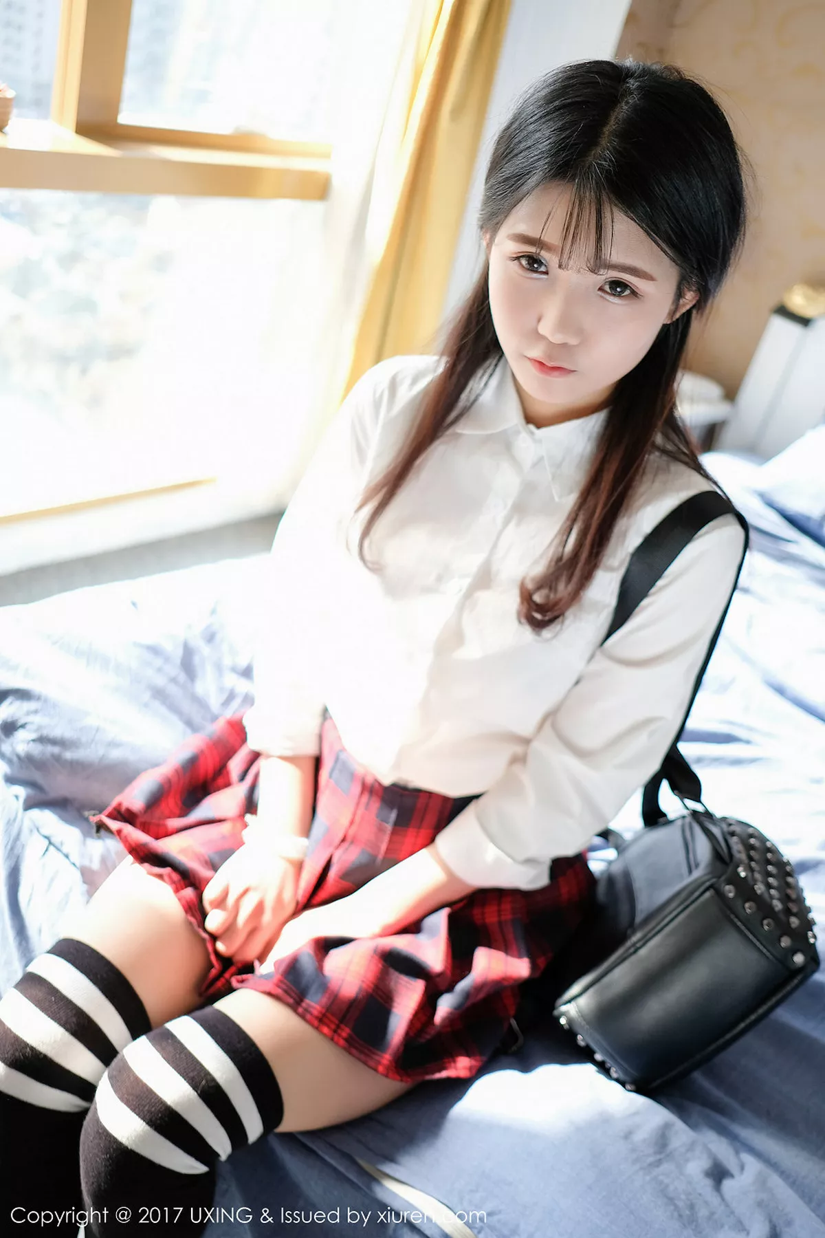 秀人集.com_[UXING优星馆]Vol.046_童颜巨乳妹子可爱的小叶子格子短裙学生装性感内衣写真50P