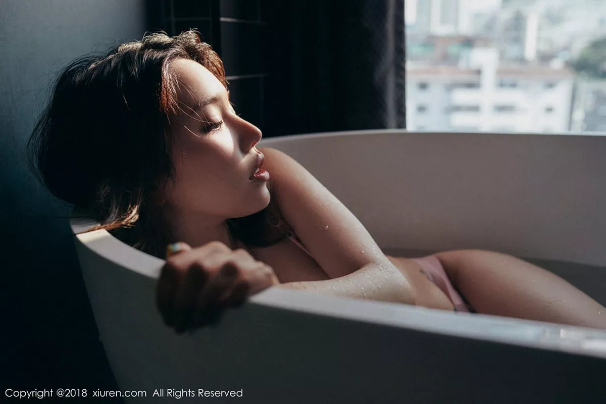 秀人集.com_[XiuRen秀人网]No.1200_女神黄乐然私房黑色蕾丝内衣+浴池湿身完美撩人诱惑写真53P