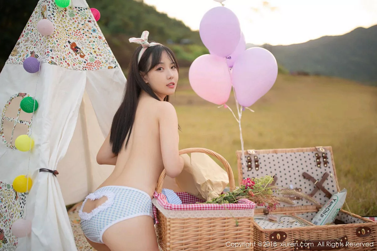 秀人集.com_[XiuRen秀人网]No.1207_嫩模徐微微mia户外性感女仆装半脱露美乳翘臀极致诱惑写真80P