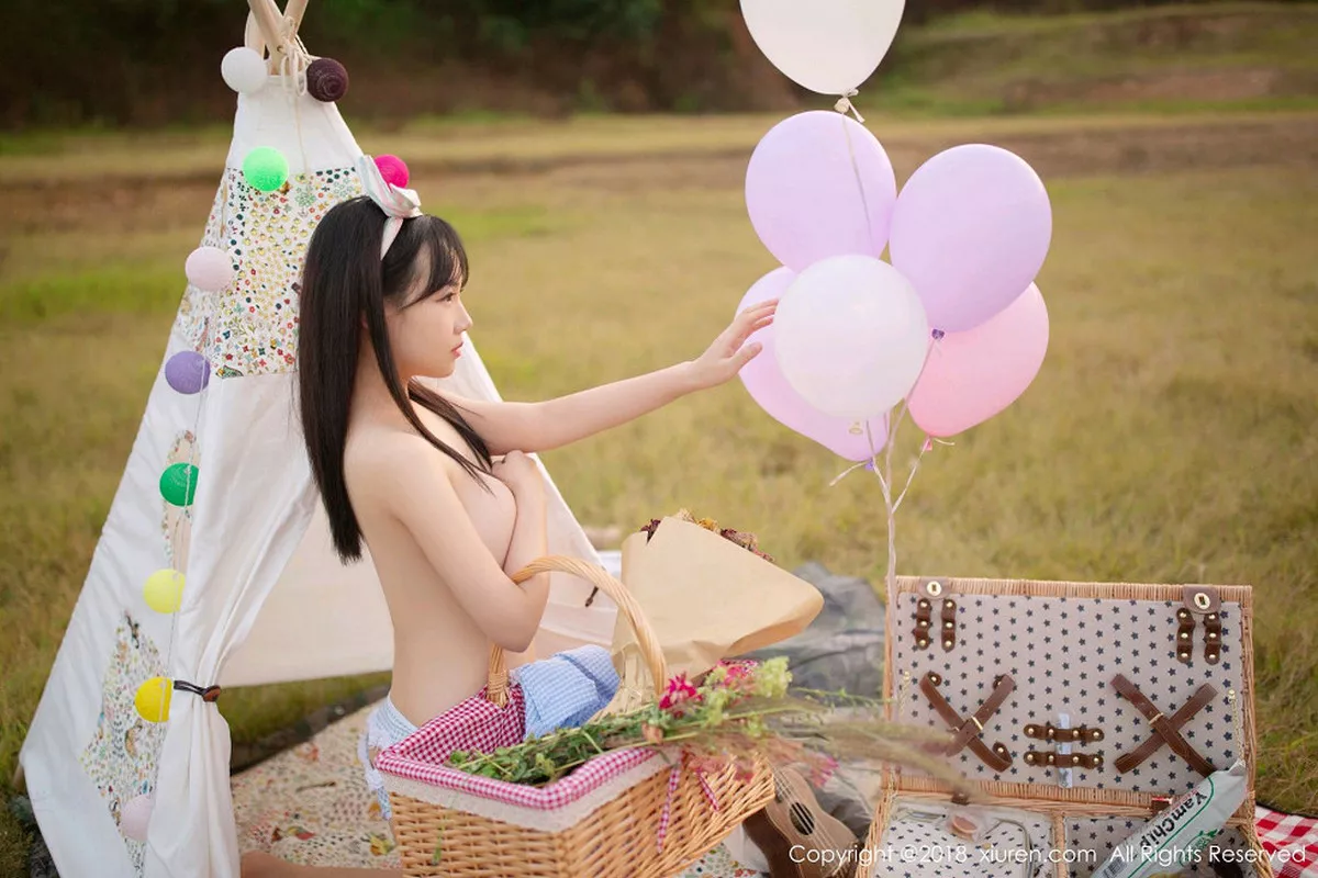 秀人集.com_[XiuRen秀人网]No.1207_嫩模徐微微mia户外性感女仆装半脱露美乳翘臀极致诱惑写真80P