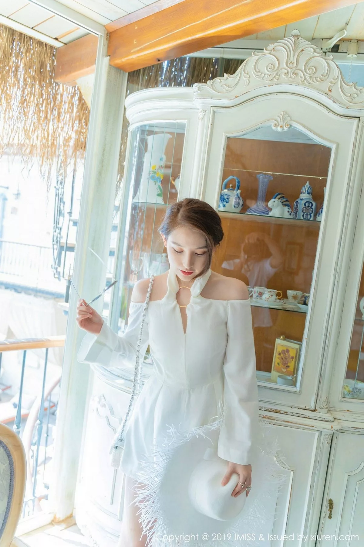 秀人集.com_[IMISS爱蜜社]Vol.368_女神Lynn刘奕宁土耳其旅拍户外白色比基尼秀完美身材诱惑写真39P