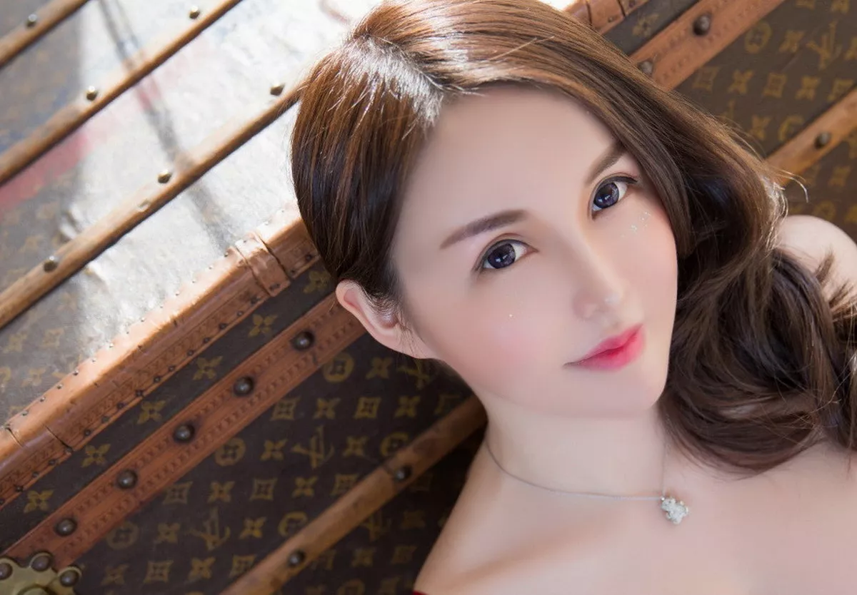 秀人集.com_[XiaoYu画语界]Vol.137_女神沈蜜桃miko日本旅拍私房性感内衣秀完美身材诱惑写真66P