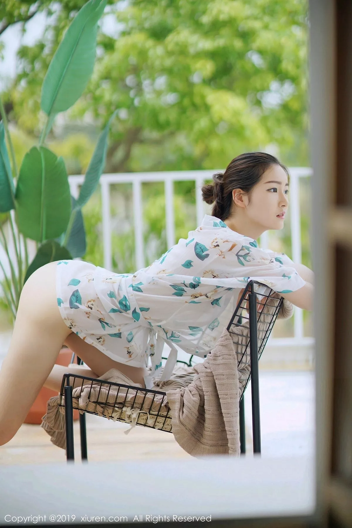 秀人集.com_[XiuRen秀人网]No.1613_嫩模沈梦瑶户外阳台椅子上真空魅惑睡衣露火辣身材诱惑写真50P