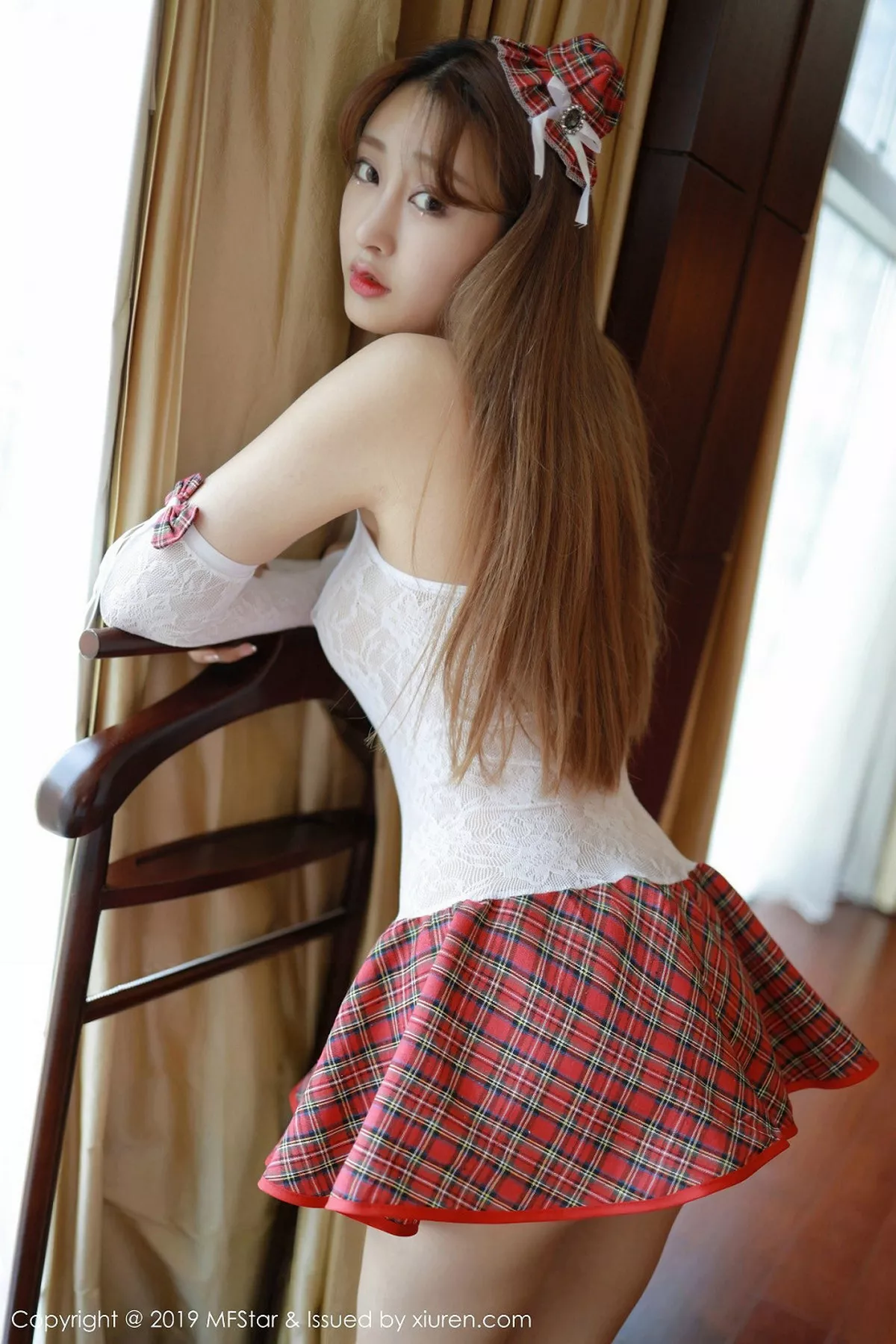 秀人集.com_[MFStar模范学院]Vol.208_嫩模Betty林子欣性感学生制服缕空内衣秀火辣身材诱惑写真43P