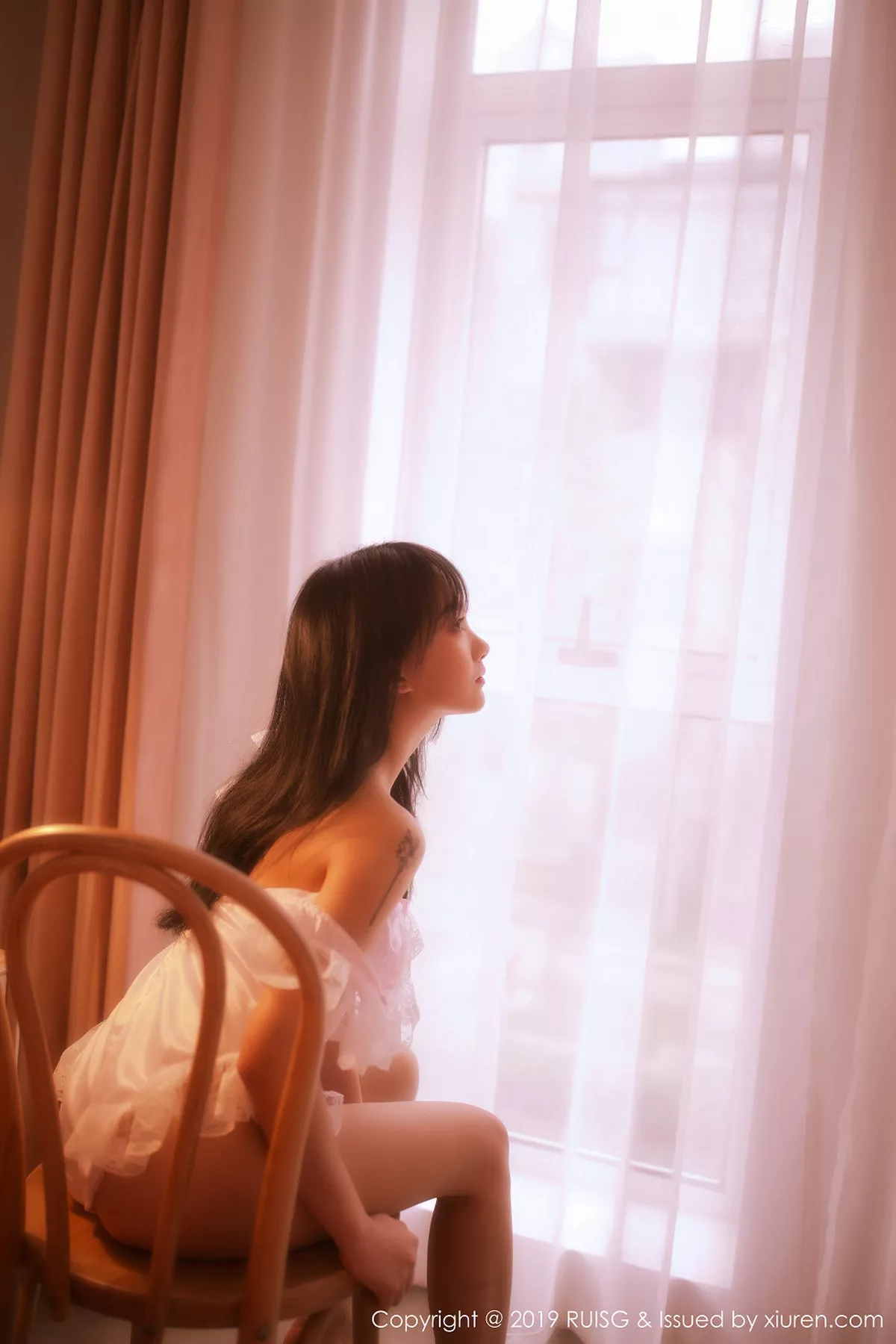秀人集.com_[RUISG瑞丝馆]Vol.085_新人妹子小葡萄miki私房梦幻光线诱人蕾丝内衣唯美诱惑写真43P